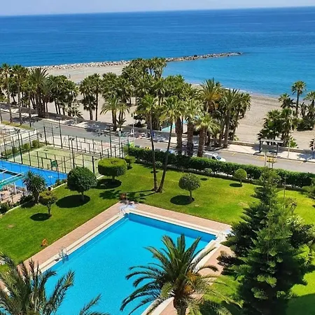 Tropicana 1° Linea Apartment